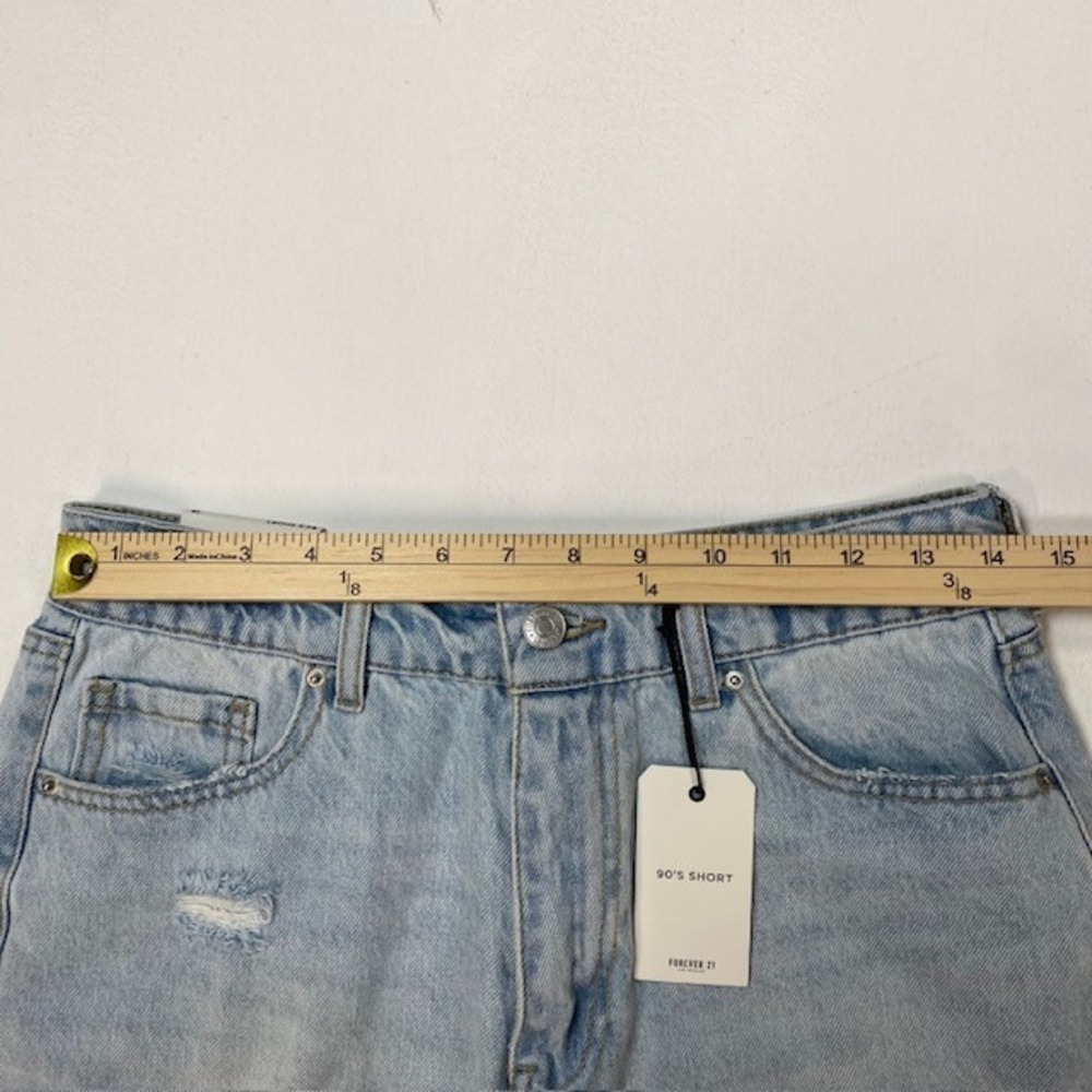 Forever 21 90s Short Light Wash Distressed High Waist Denim Shorts Size 28 NEW - Picture 3 of 9